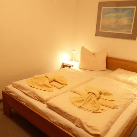 Haus Glowe - 11 - 300 M Zum