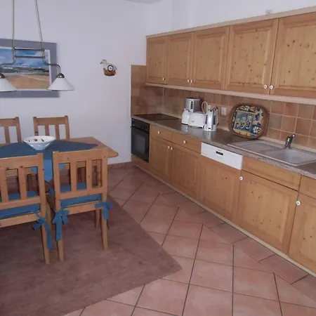 Haus Glowe - 11 - 300 M Zum شقة Klein Gelm